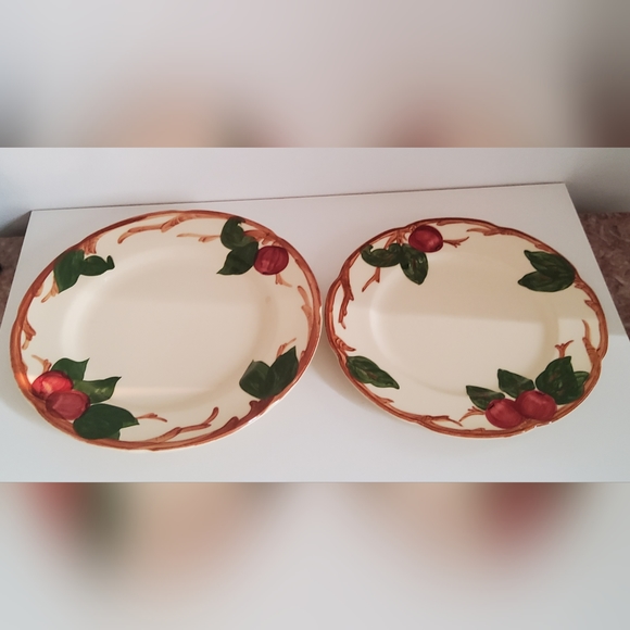 Vintage Franciscan Ware Apple Pattern Round Chop Plate and Dinner Plate - Picture 3 of 5